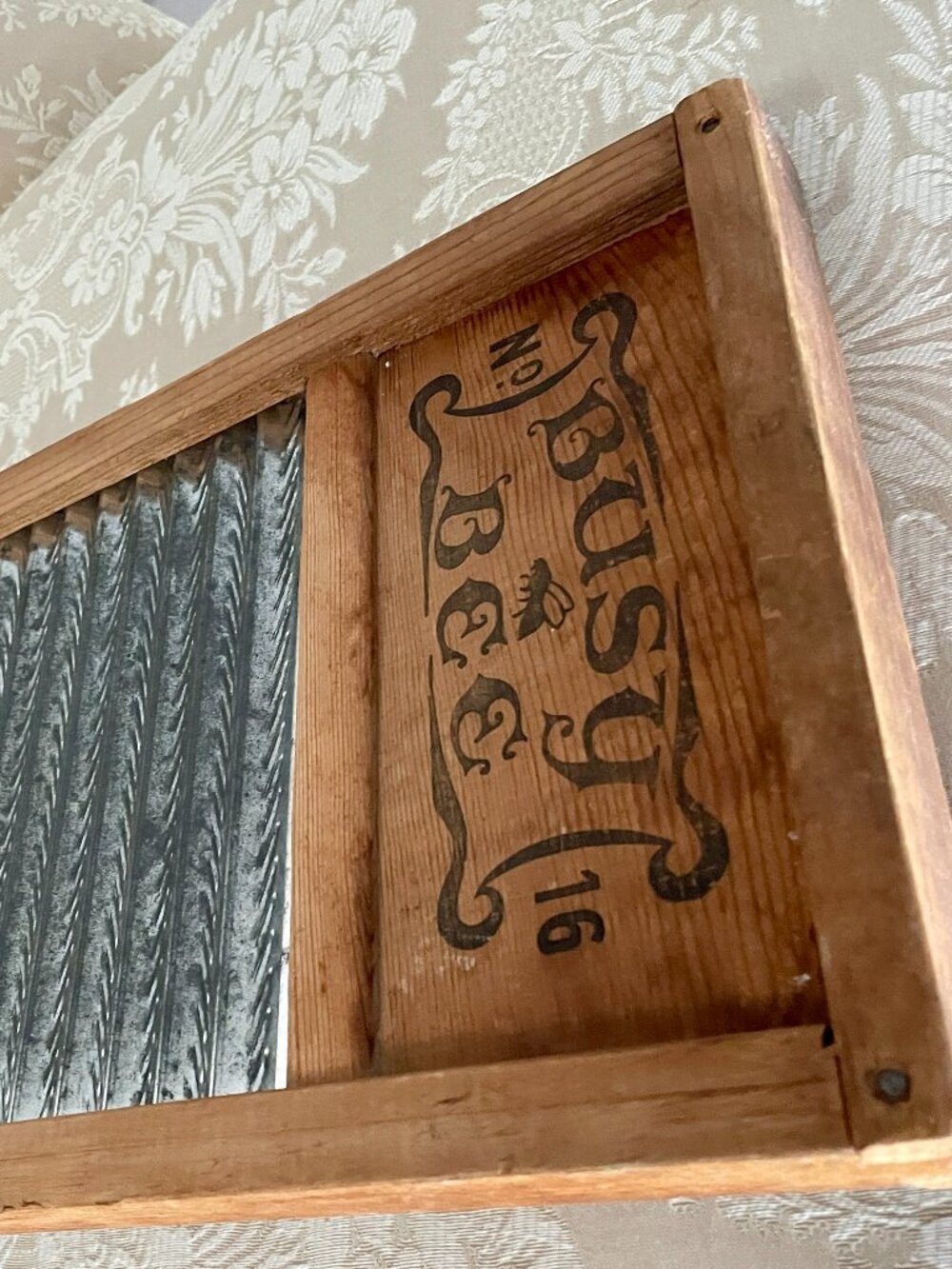 Antique Washboard - Picture 3 of 8